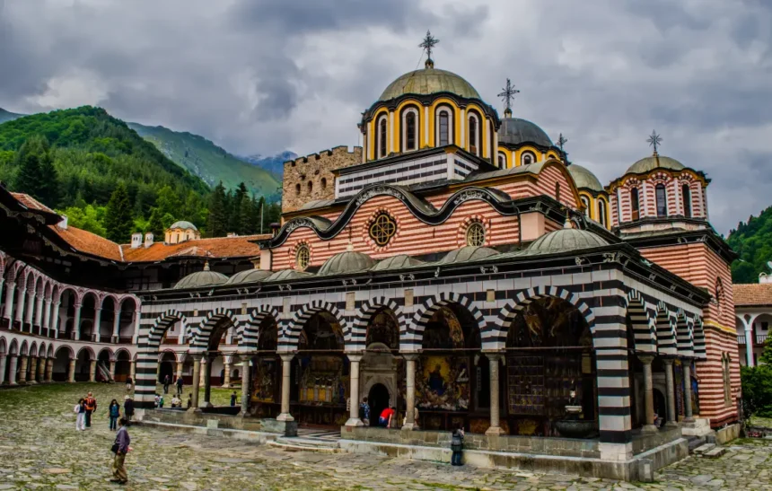 10-те най-известни манастира в България