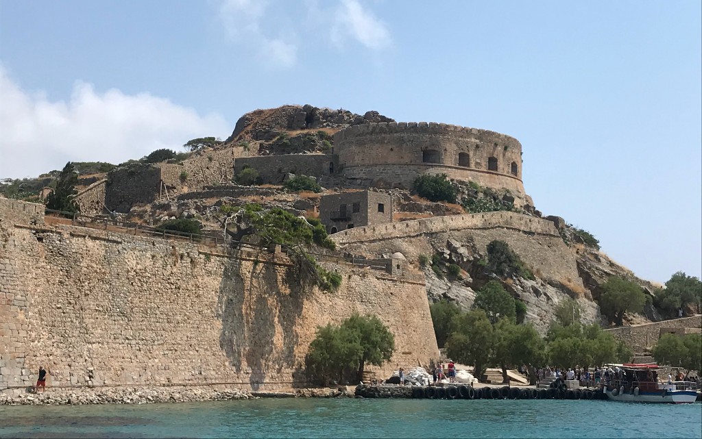 Крит, петият по големина в Средиземно море и най-големият от